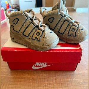 Nike Sneakers - Uptempo Tan and Blue